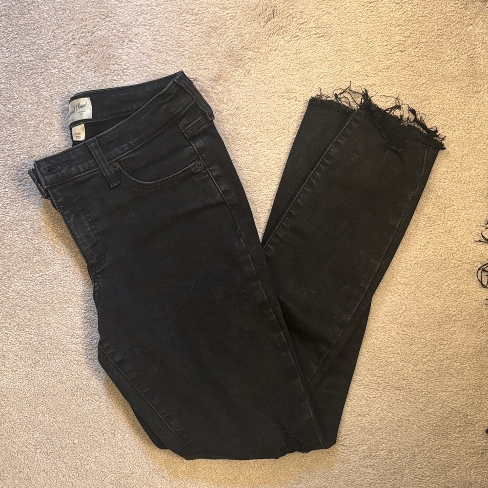 Universal Thread Black Frayed Hem Jeans